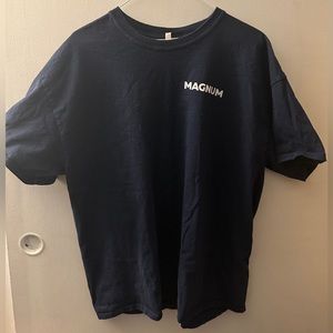 Its a Gildan shirt custom shirt for a company its a XL and fits well.